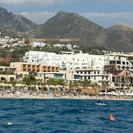 Sant By Brad Santorini * Gjilek