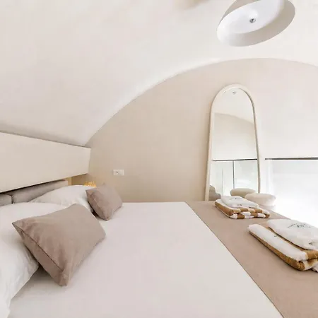 Sant By Brad Santorini * Gjilek